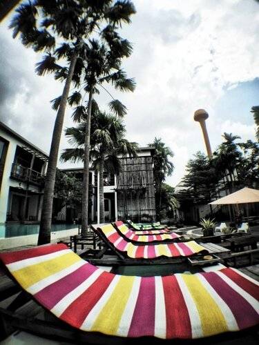 Paragon Inn