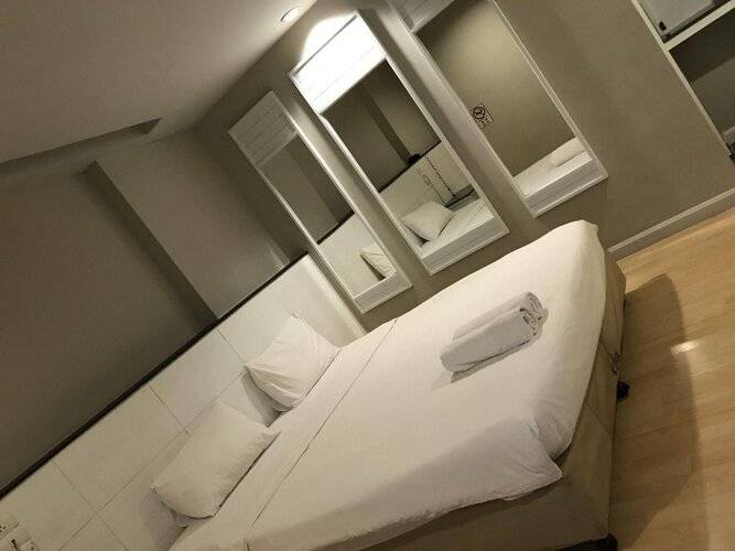 Paragon Inn