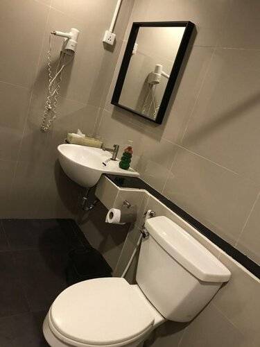 Paragon Inn