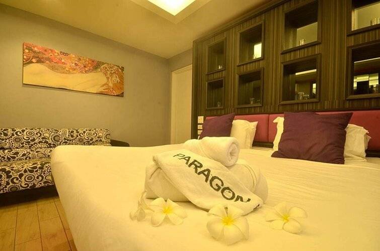 Paragon Inn