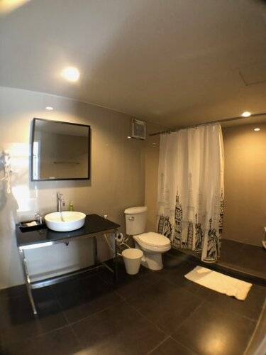 Paragon Inn