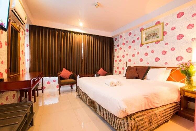 Diamond City Hotel