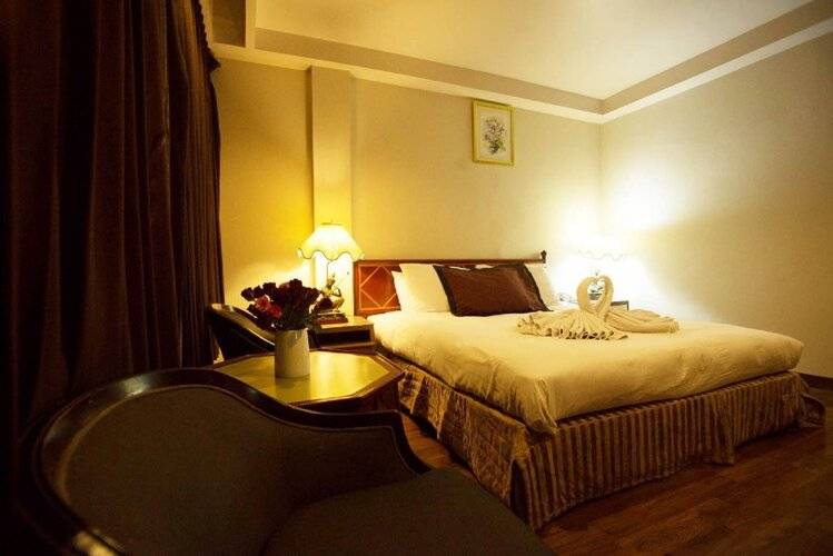 Diamond City Hotel