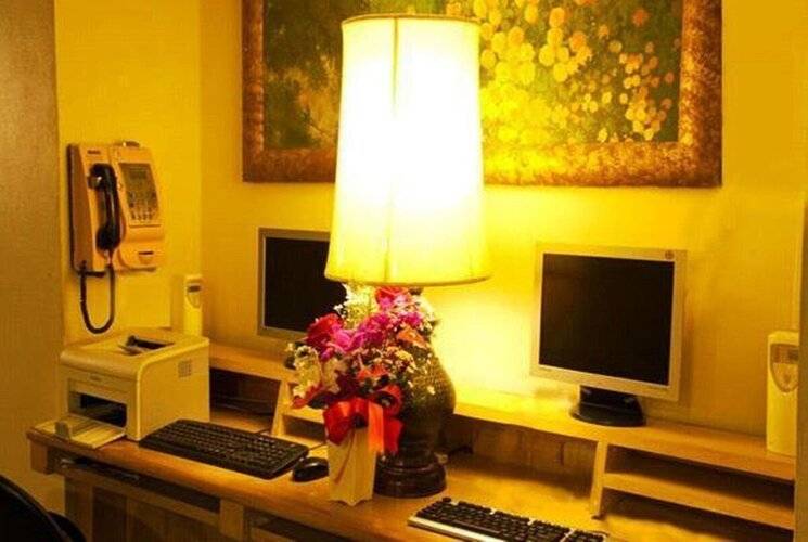 Diamond City Hotel