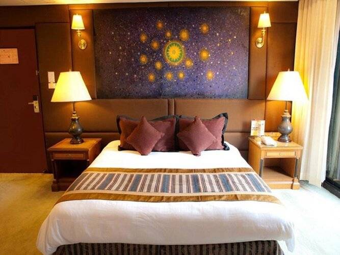 Diamond City Hotel