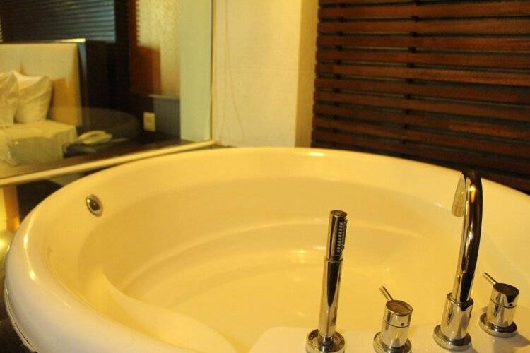 Suvarnabhumi Suite