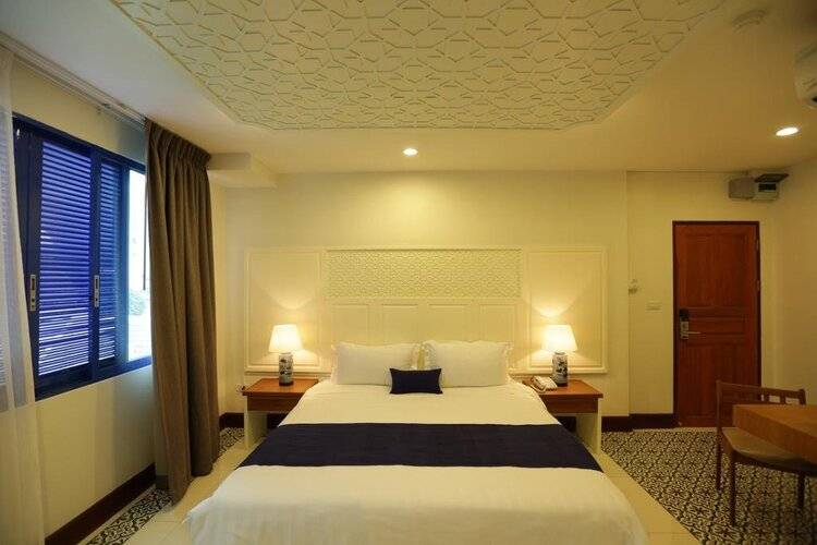Nandha Hotel
