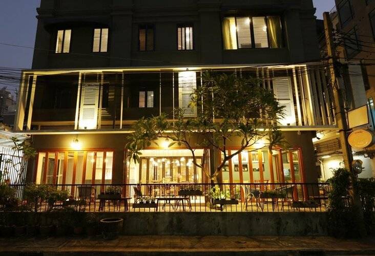 Nandha Hotel