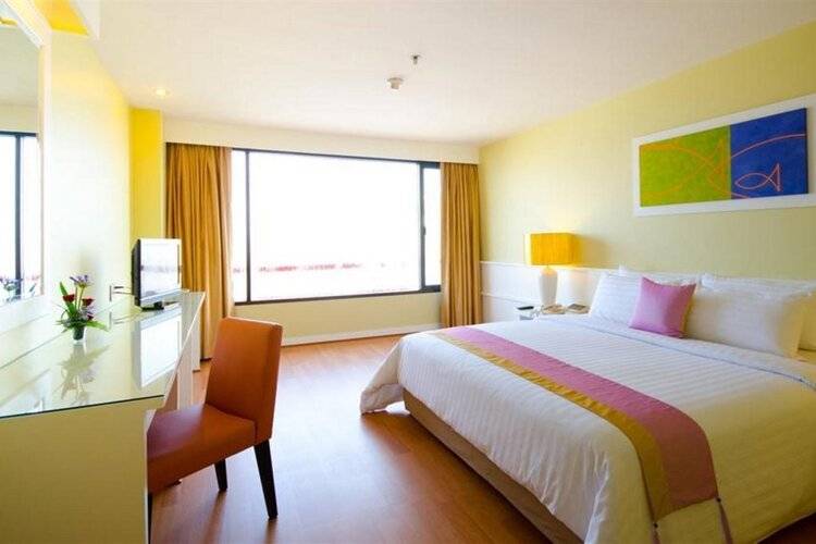 Tongtara Riverview Hotel