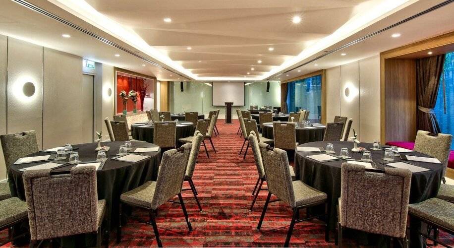 Park Plaza Bangkok Soi 18