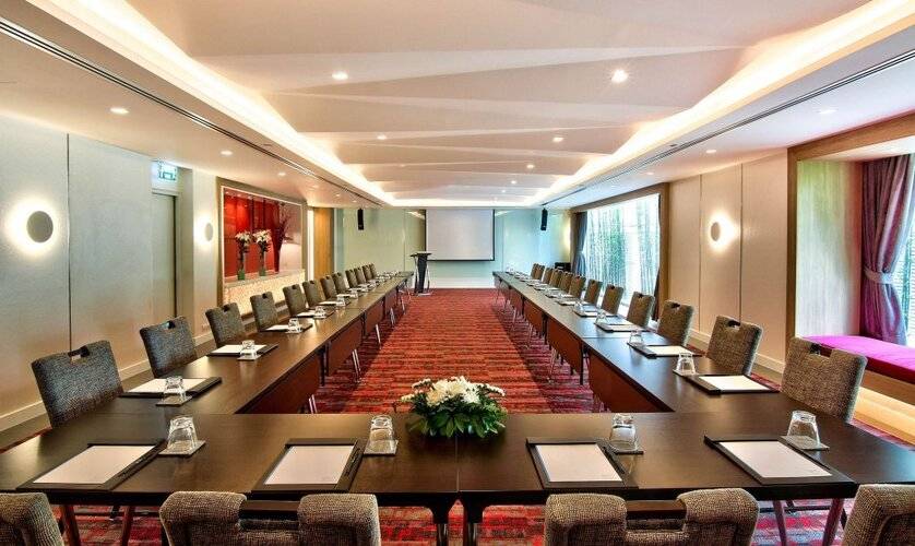 Park Plaza Bangkok Soi 18