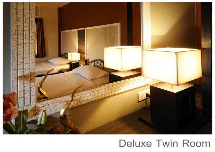 Rambuttri Village Inn & Plaza