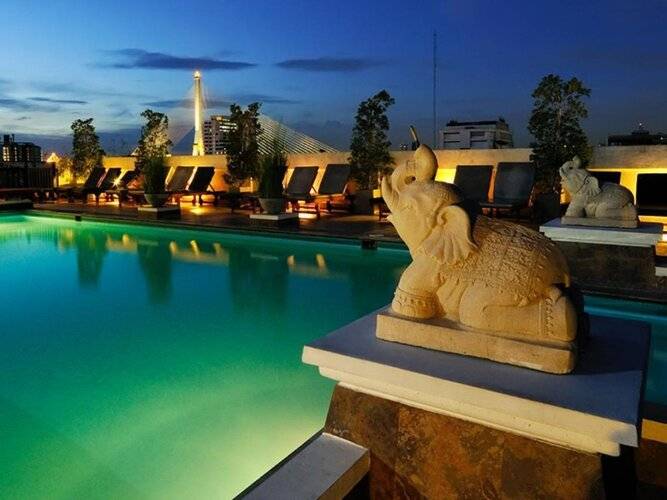 Rambuttri Village Inn & Plaza