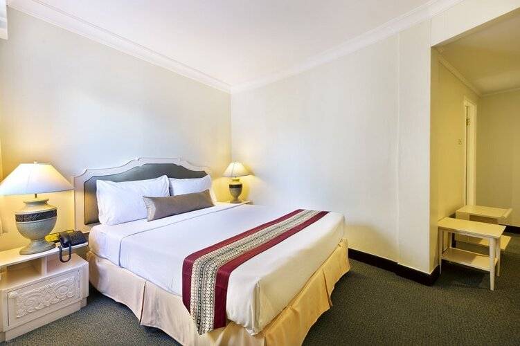 Royal Rattanakosin Hotel