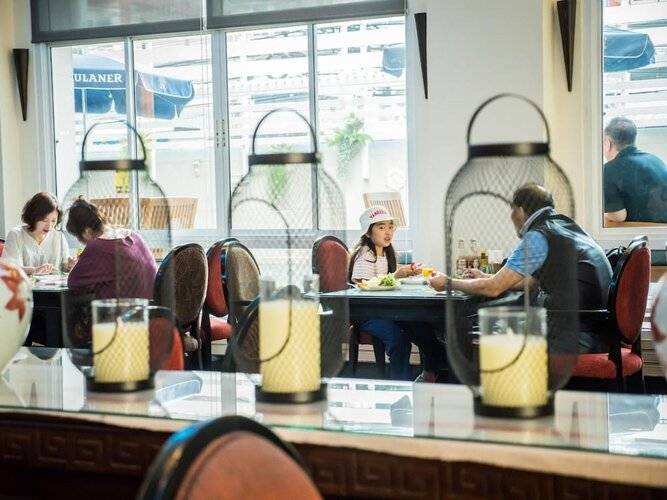 Atrium Boutique Hotel