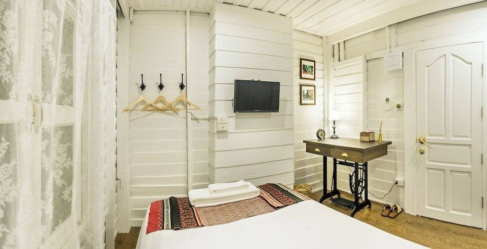 Baan Kachitpan (Adults Only 12+)