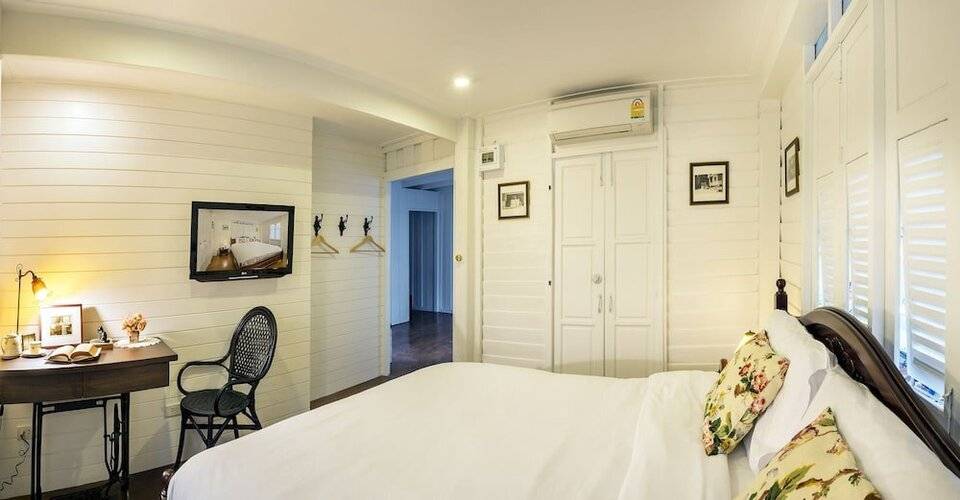Baan Kachitpan (Adults Only 12+)