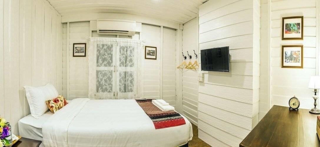 Baan Kachitpan (Adults Only 12+)