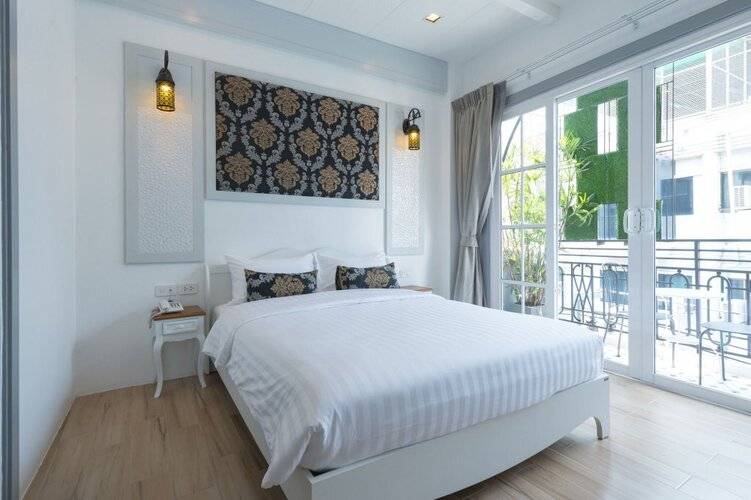 White Ivory Bed & Breakfast