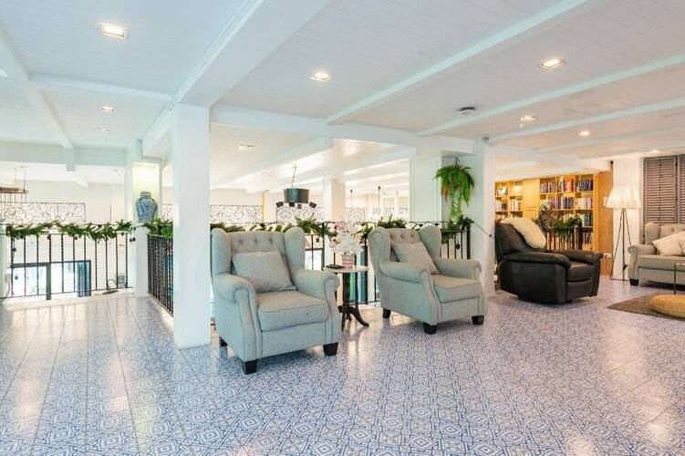 White Ivory Bed & Breakfast