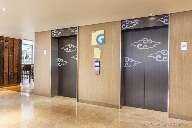 S33 Compact Hotel