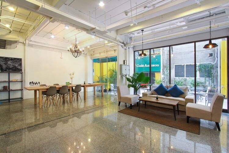 D Varee Xpress Pula Silom
