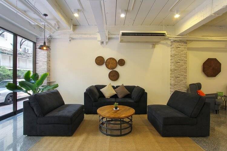 D Varee Xpress Pula Silom