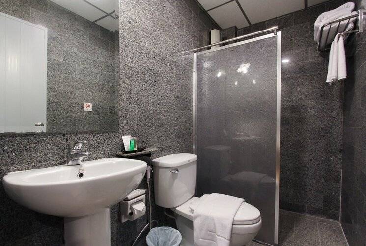D Varee Xpress Pula Silom