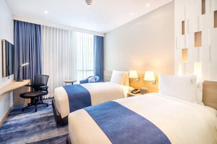 Holiday Inn Express Bangkok Soi Soonvijai