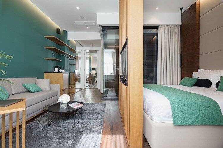 Dominic Smart & Luxury Suites Parliament