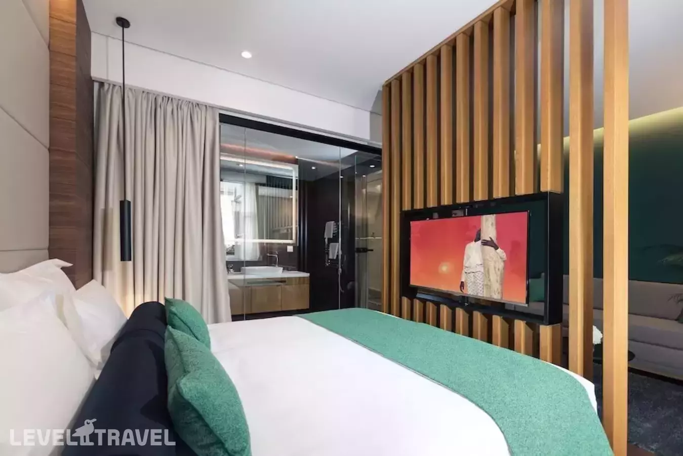 Dominic Smart & Luxury Suites Parliament