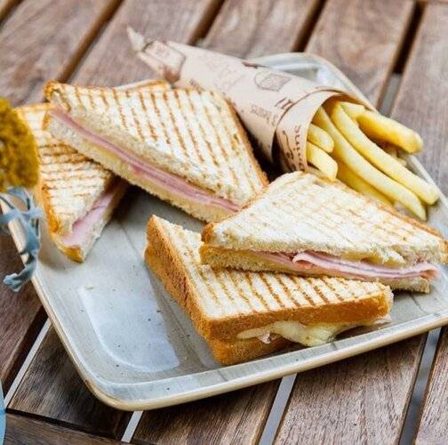 Teanna Lux Apartments