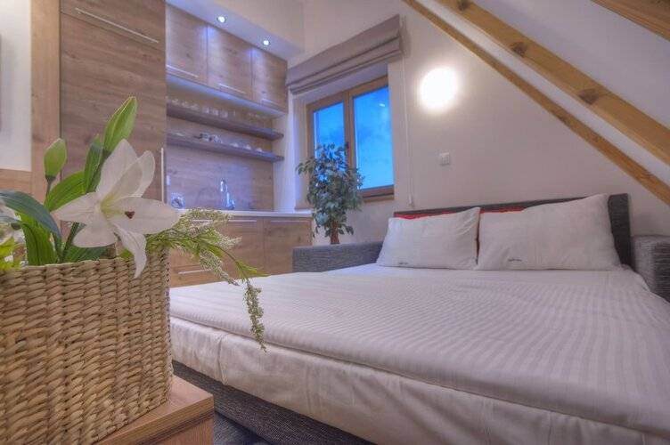 Villa Natural Wood
