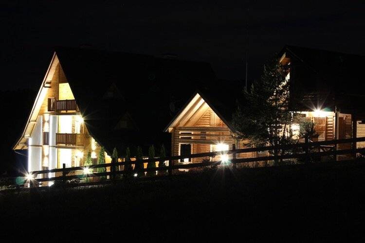 Villa Natural Wood