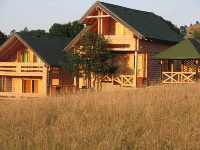 Villa Natural Wood
