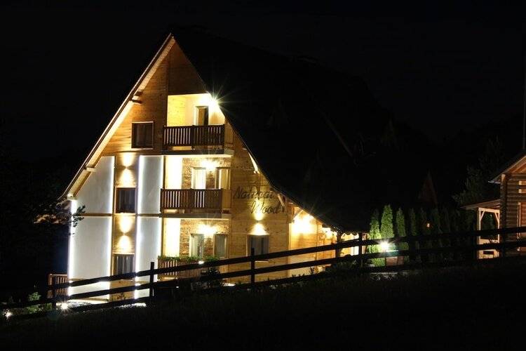 Villa Natural Wood