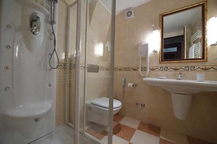 Garni Hotel Leopold I