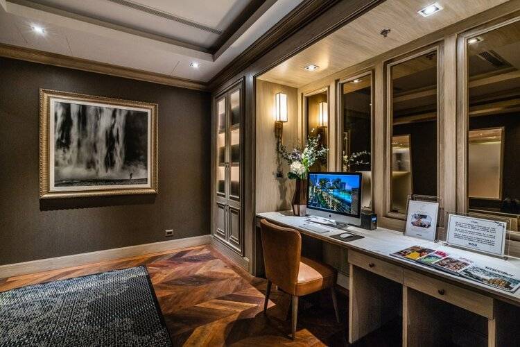 Akyra Thonglor Bangkok