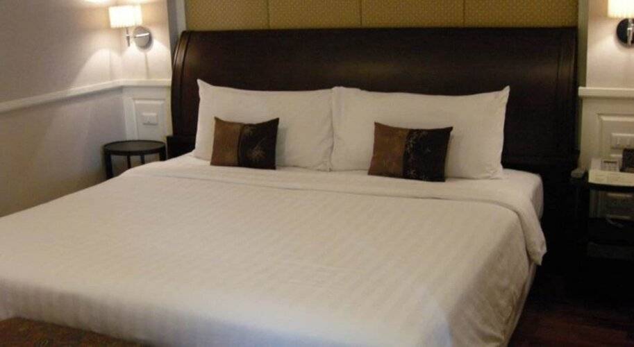 Aurum The River Place