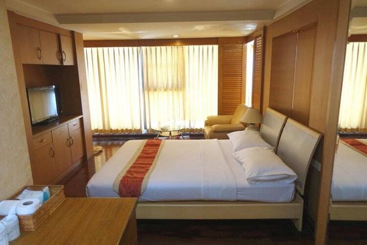 Oyo 75385 Hotel Win Long (Vaccinated Staff)