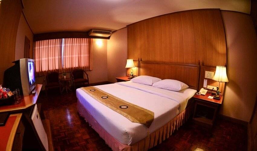 Silom Village Inn