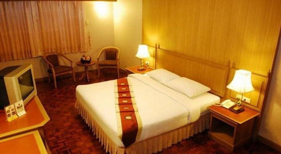 Silom Village Inn