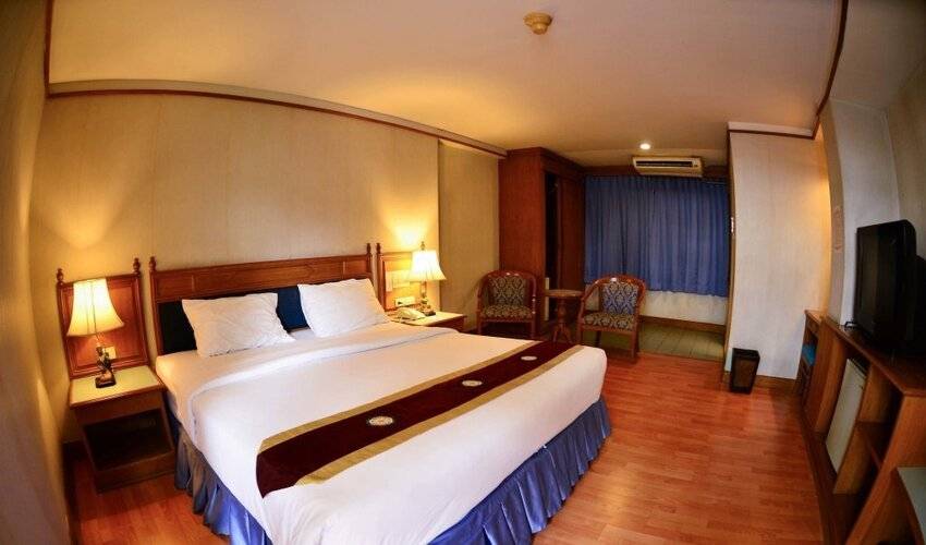 Silom Village Inn