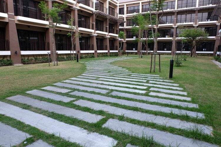 Summer Tree Hotel