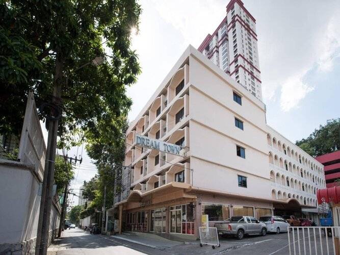 Dream Town Pratunam Hotel