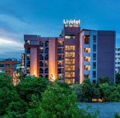 $item['hotel']['name']