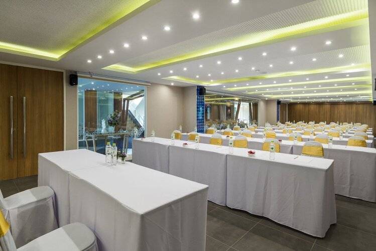 Zircon Hotel
