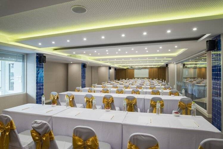 Zircon Hotel