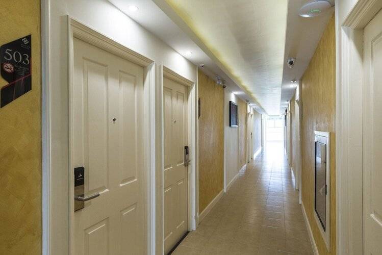 Zircon Hotel