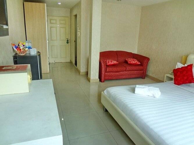 OYO 102 Diamond Residence Hotel